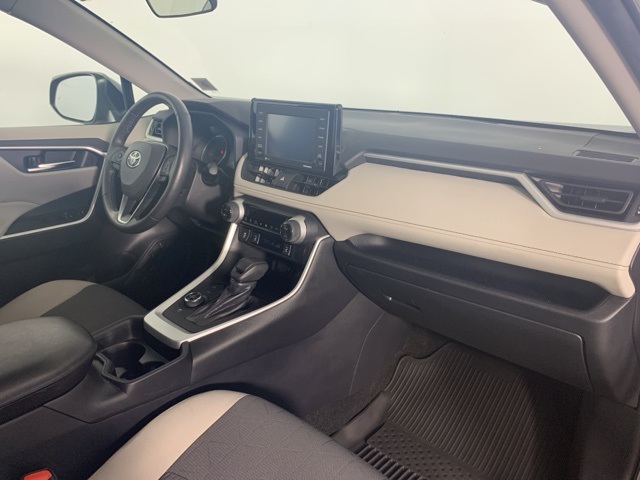 2021 Toyota RAV4 Hybrid XLE photo 22