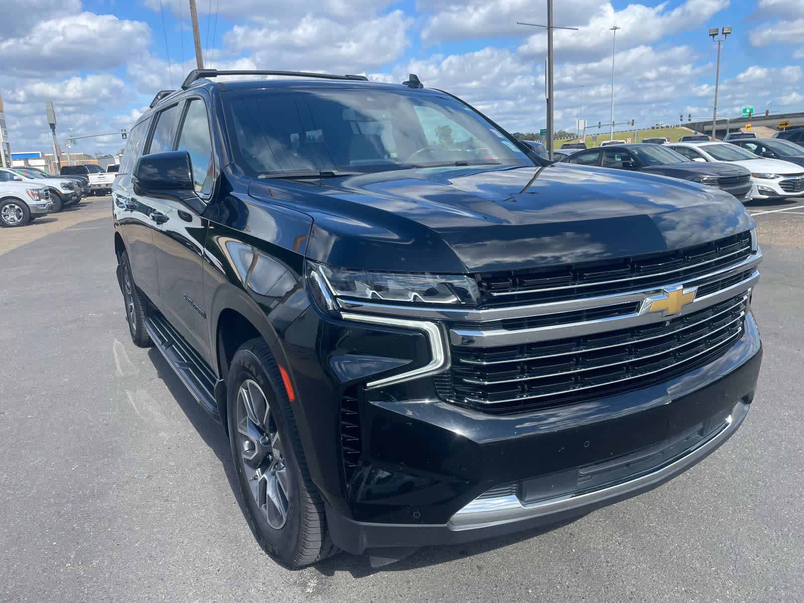 2022 Chevrolet Suburban LT's photo