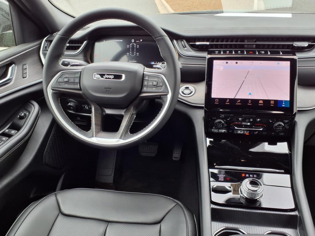 2025 Jeep Grand Cherokee Limited photo 23