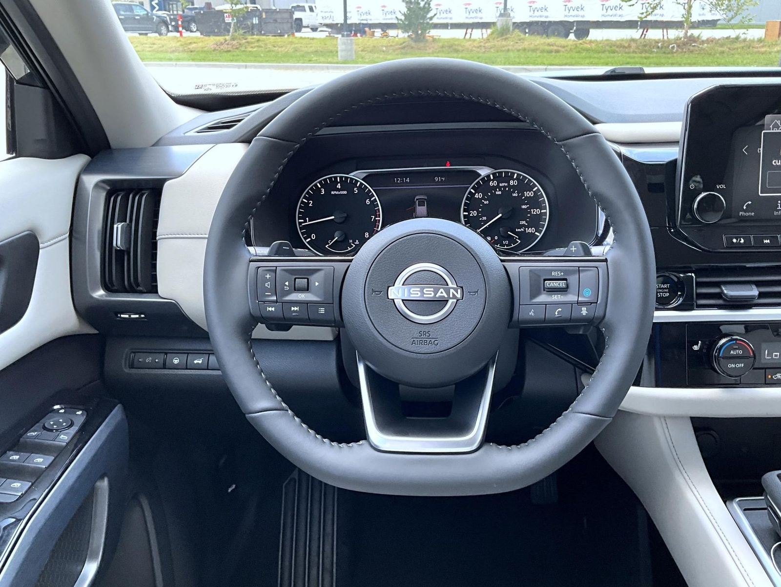 2025 Nissan Pathfinder SL photo 13