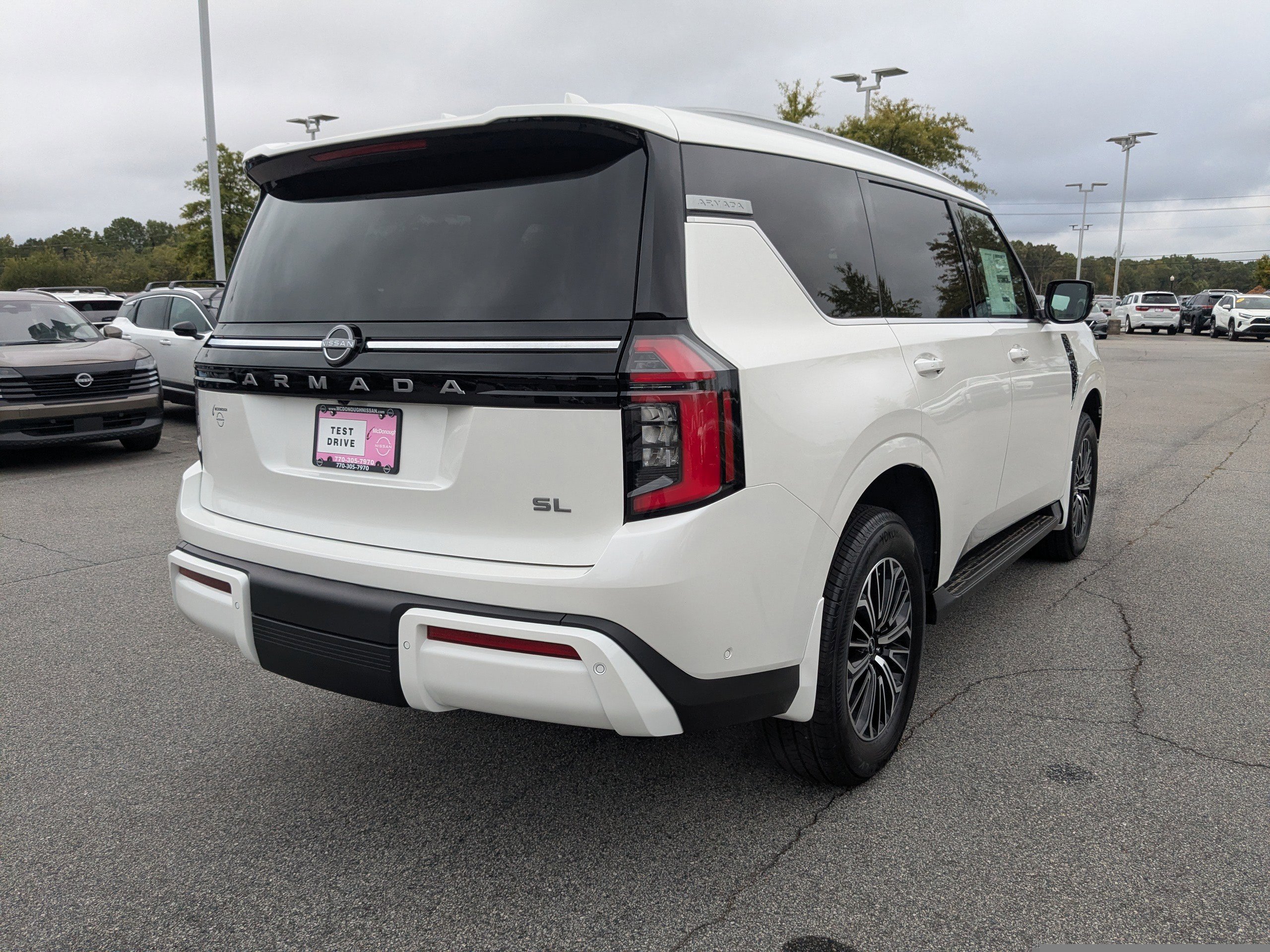 2026 Nissan Armada SL photo 3