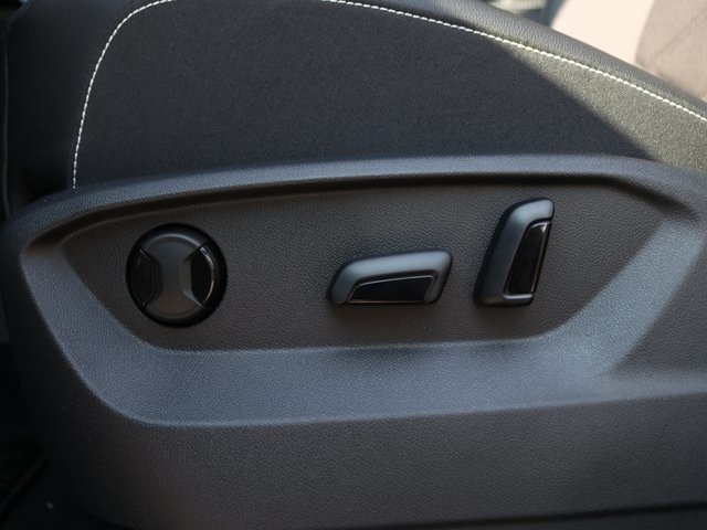 2026 Volkswagen Atlas SE Technology photo 8