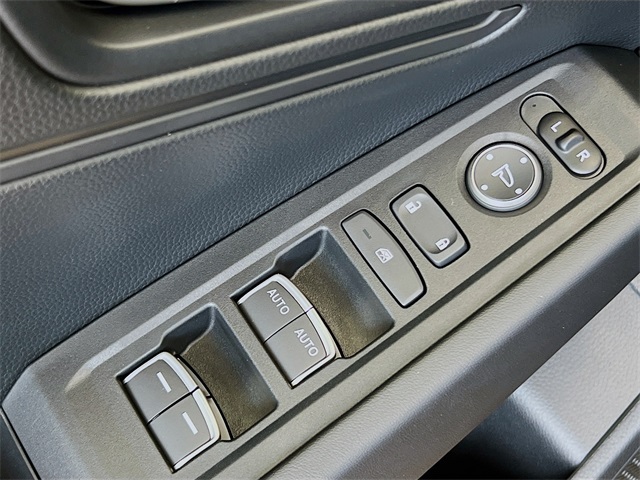 2025 Honda Accord LX photo 18