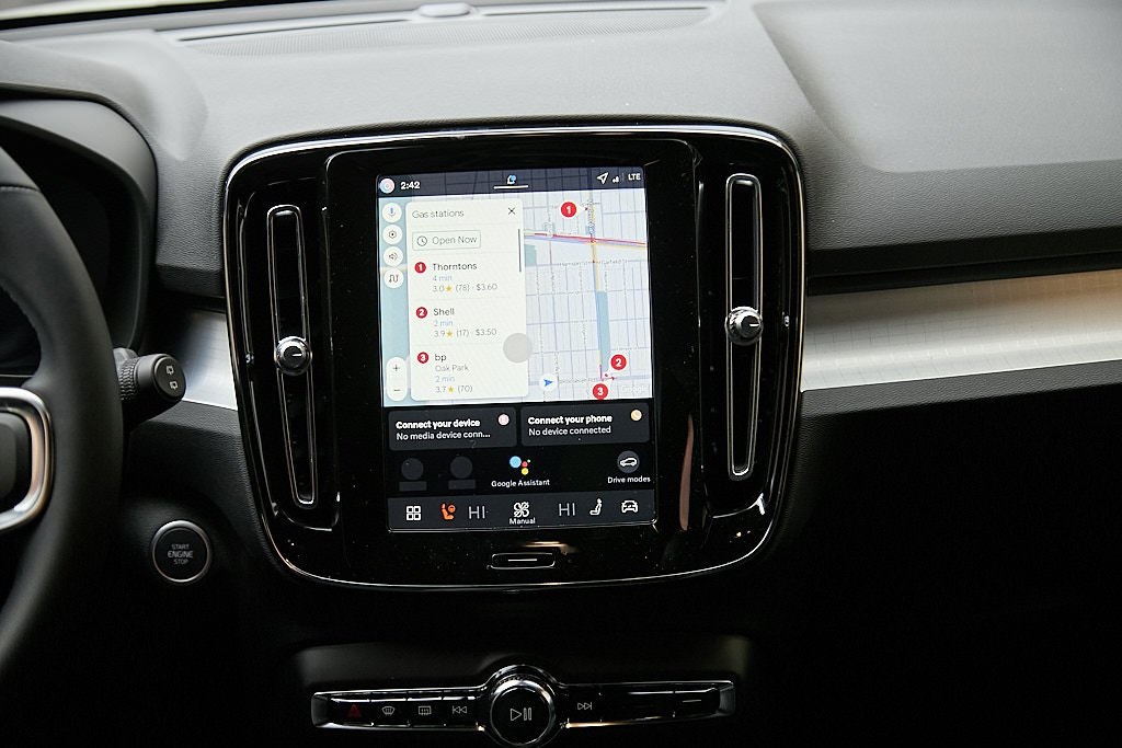 2026 VOLVO XC40 - Image 21