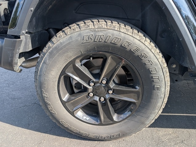 2022 Jeep Wrangler Unlimited Sahara photo 9
