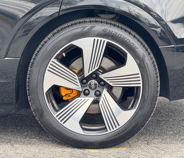 2023 Audi e-tron Premium Plus photo 3