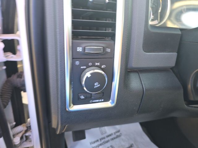2018 Ram 1500 SLT photo 19