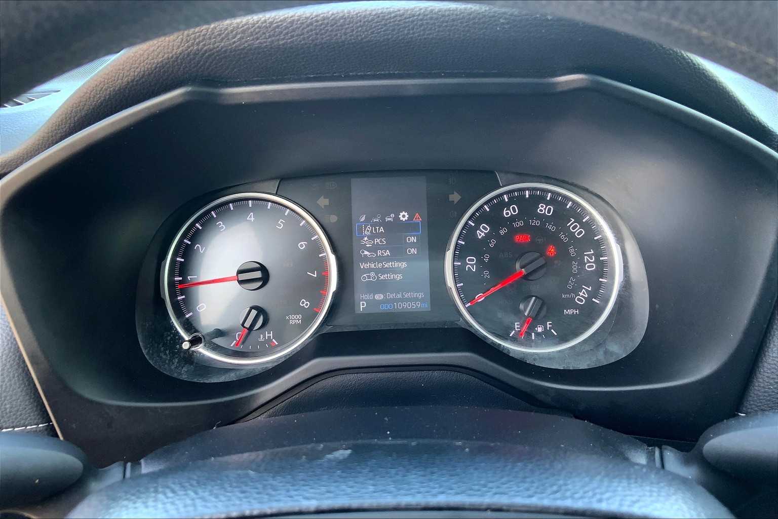 2021 Toyota RAV4 LE photo 24