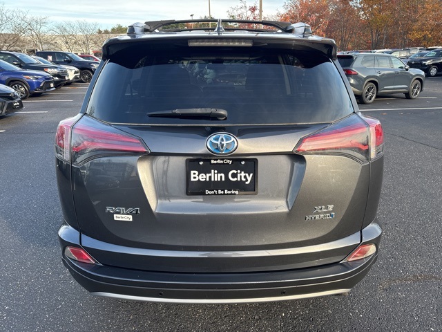2018 Toyota RAV4 Hybrid XLE photo 4