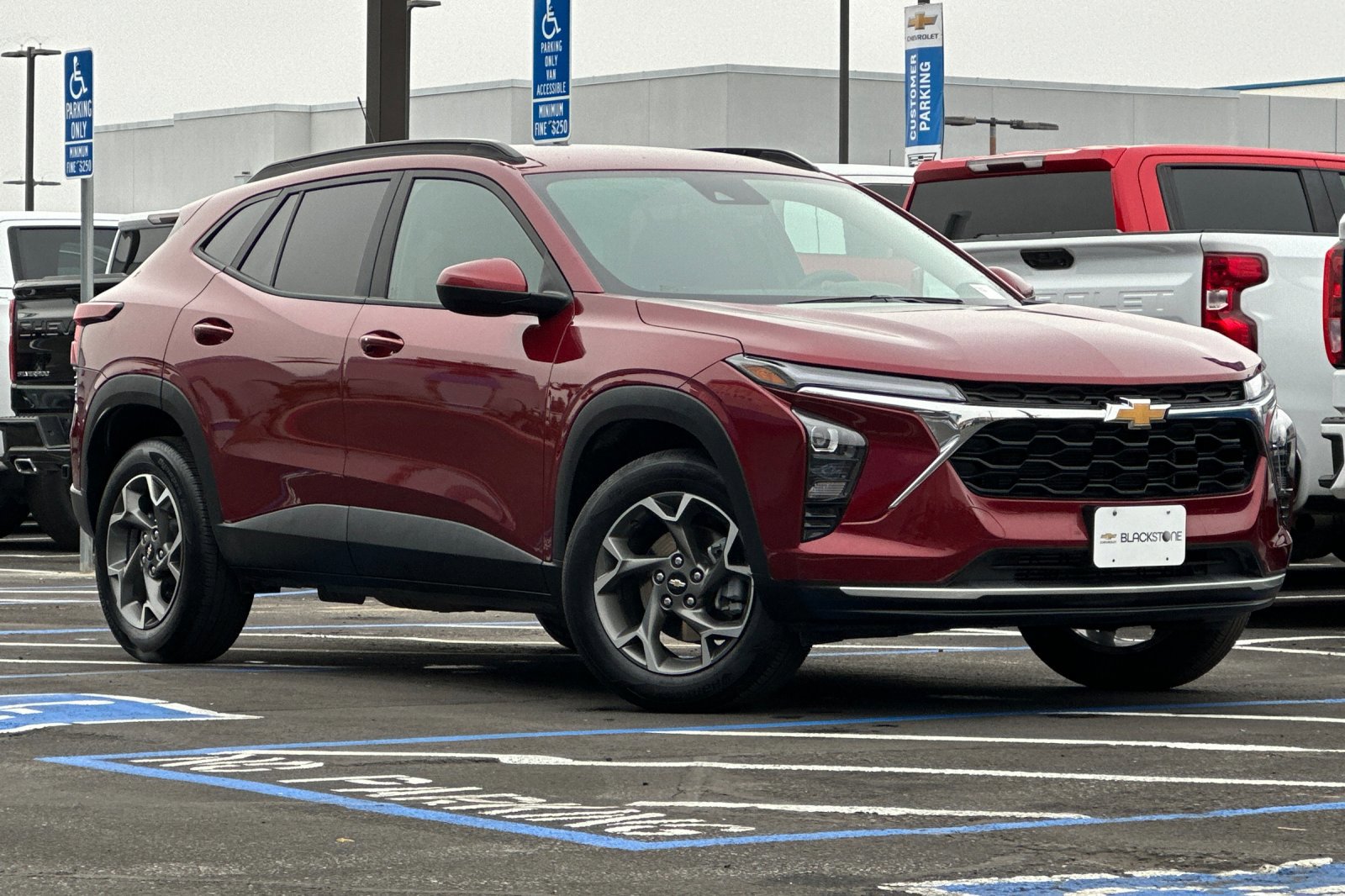 2025 Chevrolet Trax LT's photo