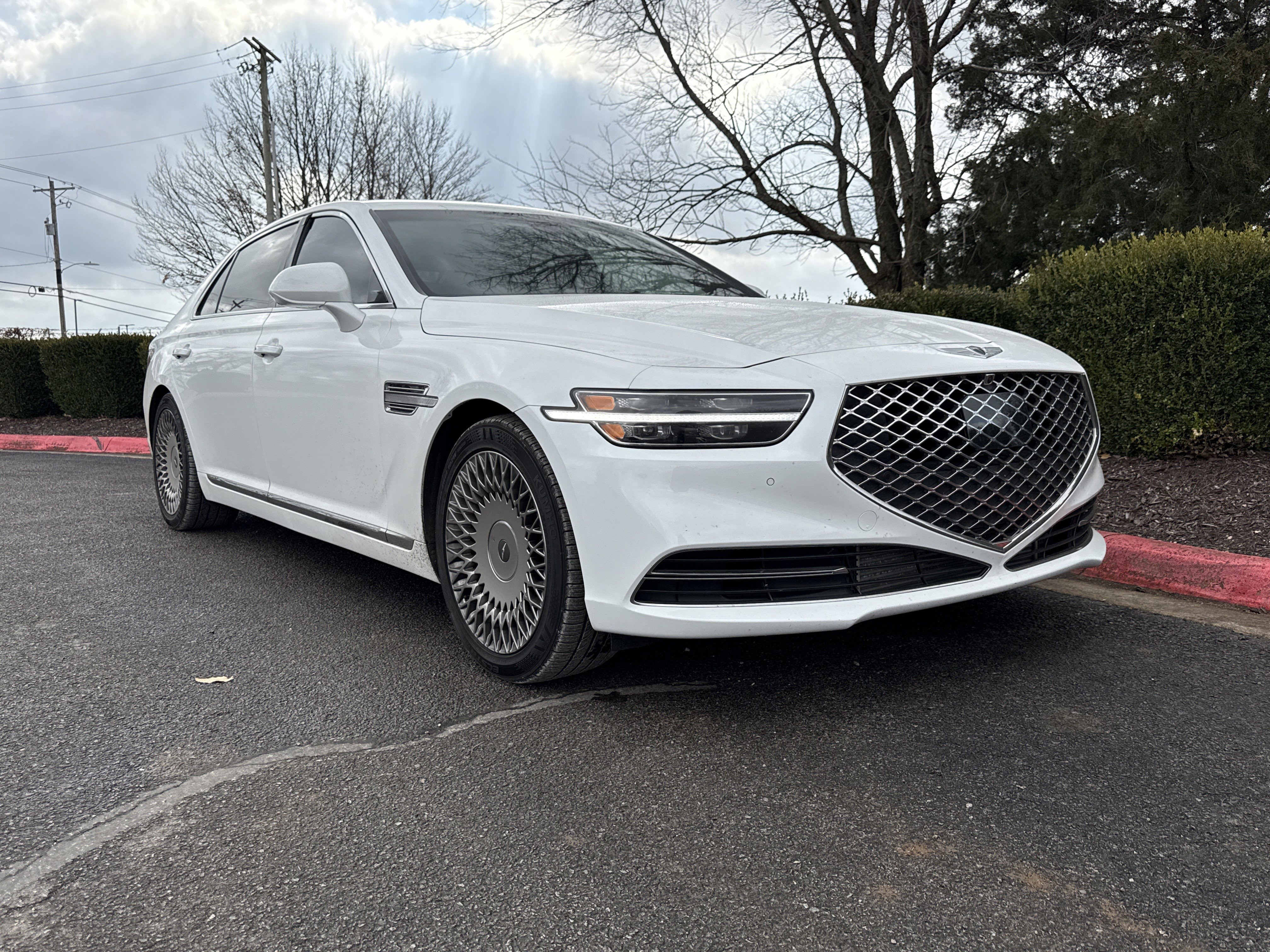 2021 GENESIS G90 Premium's photo