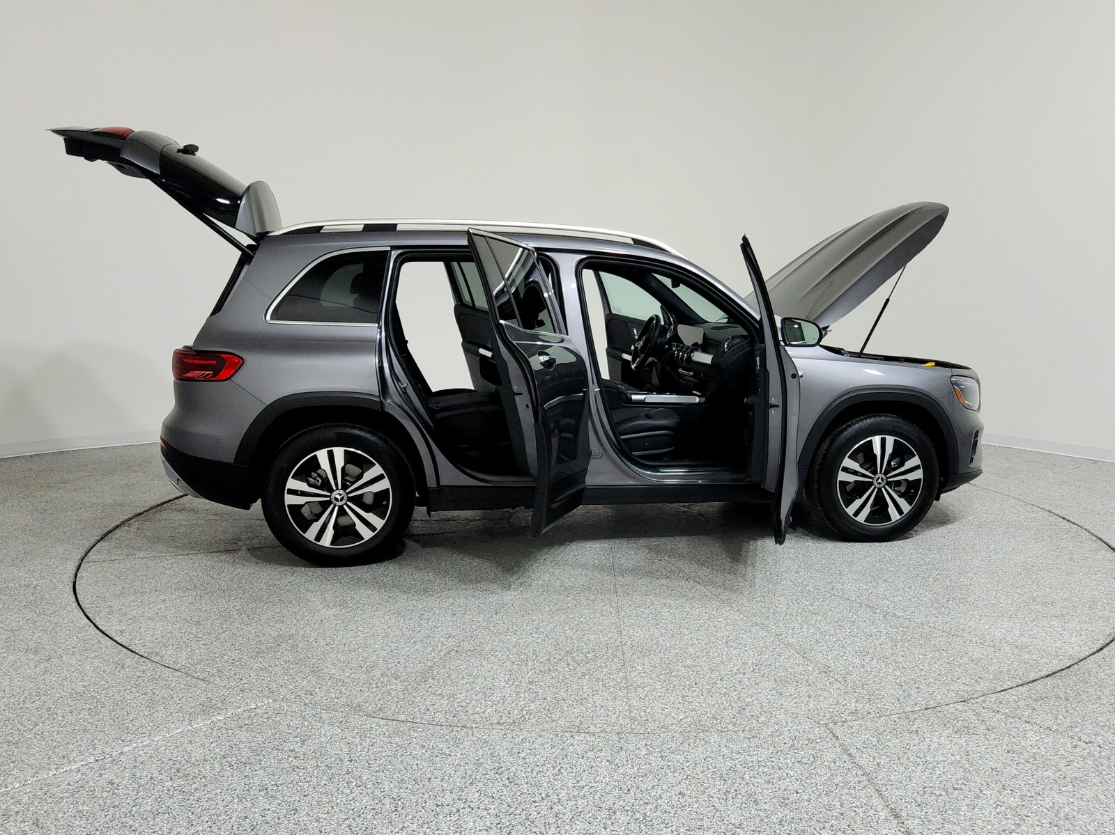 2025 Mercedes Benz GLB 250 photo 16