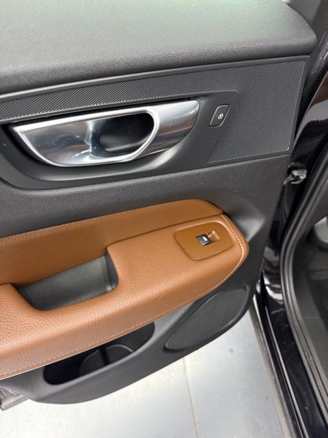 2021 Volvo XC60 T5 Momentum photo 52