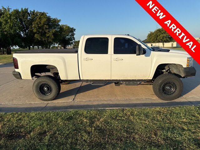 2014 Chevrolet Silverado 2500HD LT photo 2