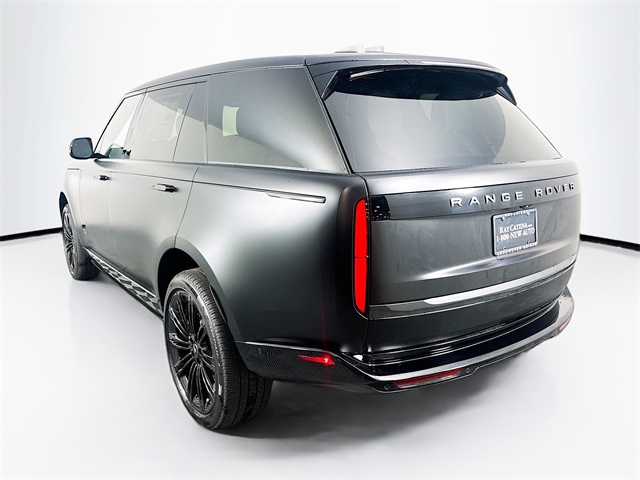 2025 Land Rover Range Rover SE photo 4