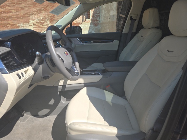 2025 Cadillac XT6 Premium Luxury photo 6