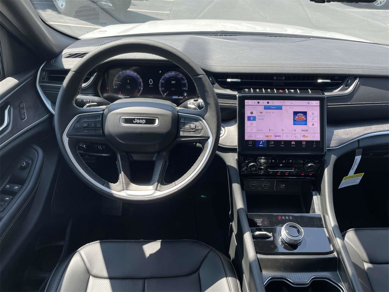 2025 Jeep Grand Cherokee Limited photo 10