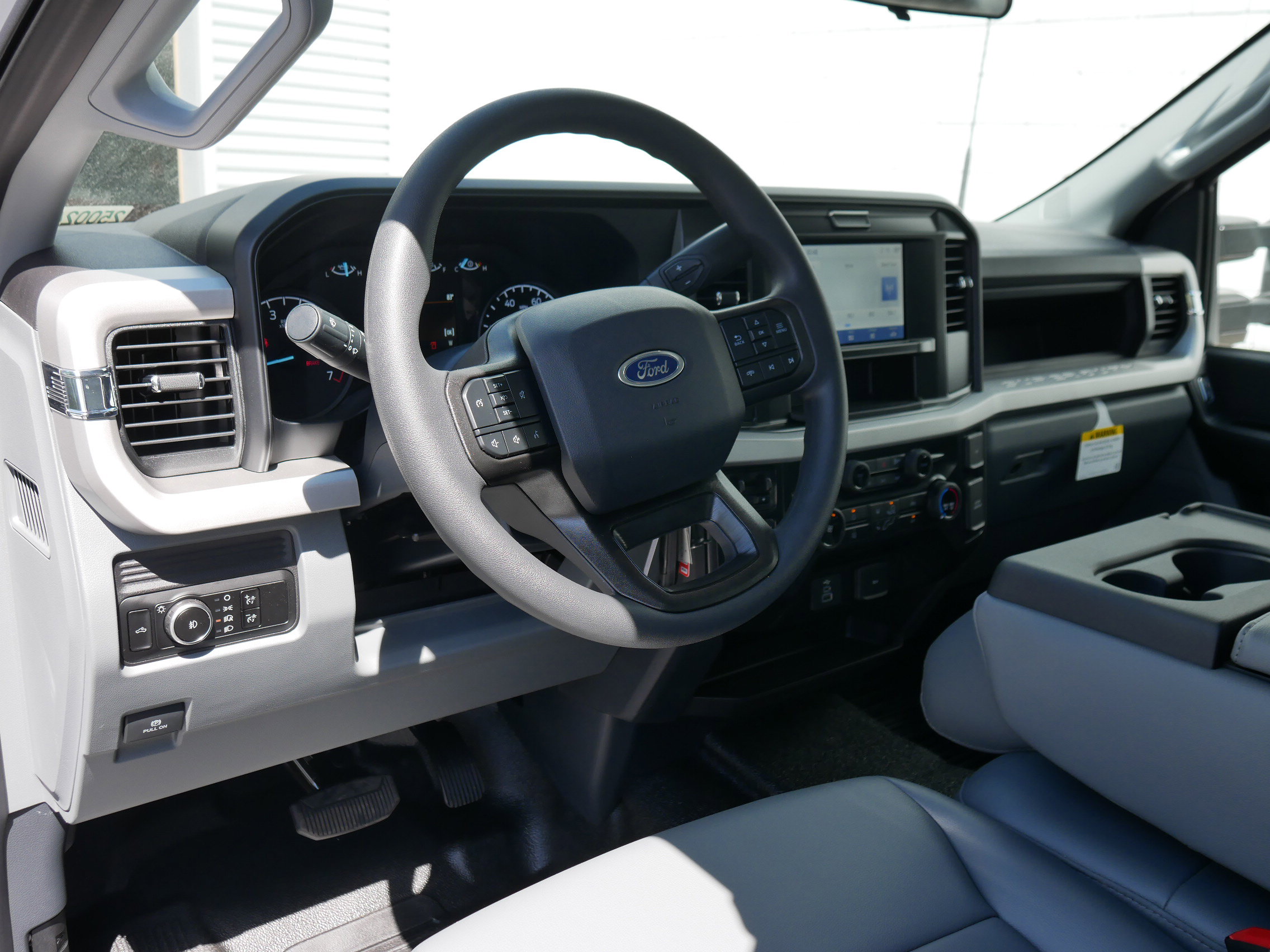 2025 Ford F-250 XL photo 3