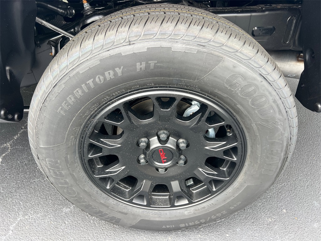 2025 Toyota Tacoma SR5 photo 19