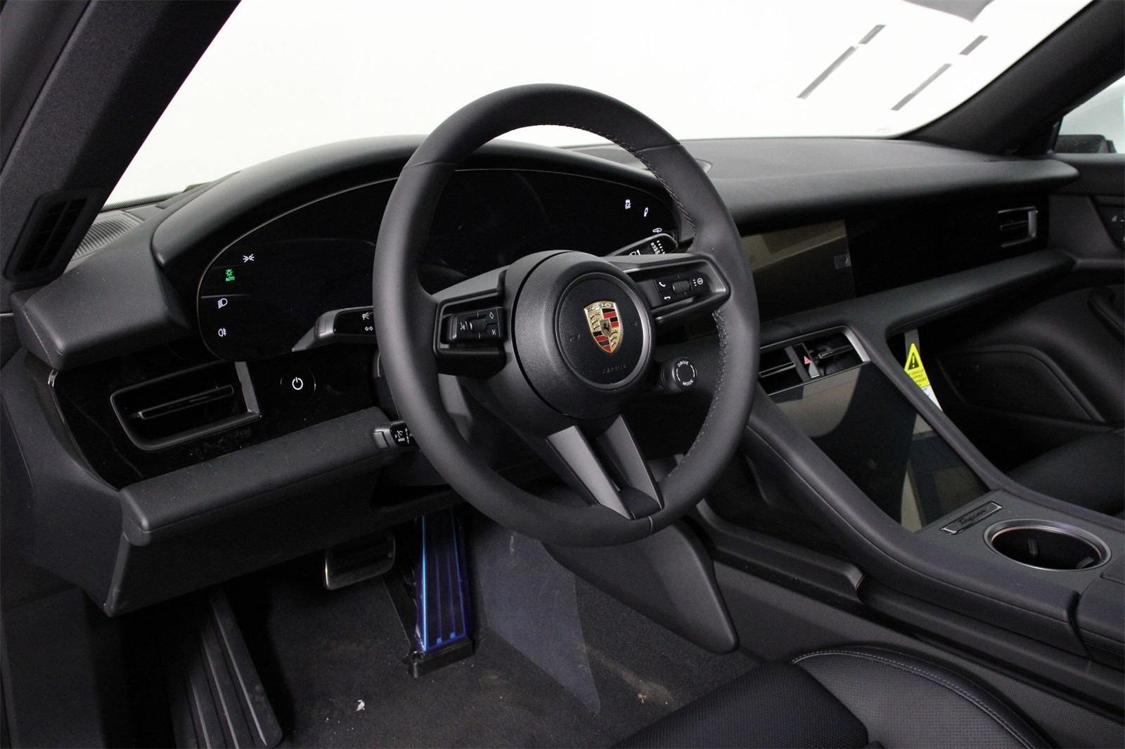2025 Porsche Taycan 4S photo 4