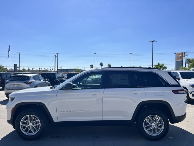2025 Jeep Grand Cherokee Laredo X photo 4