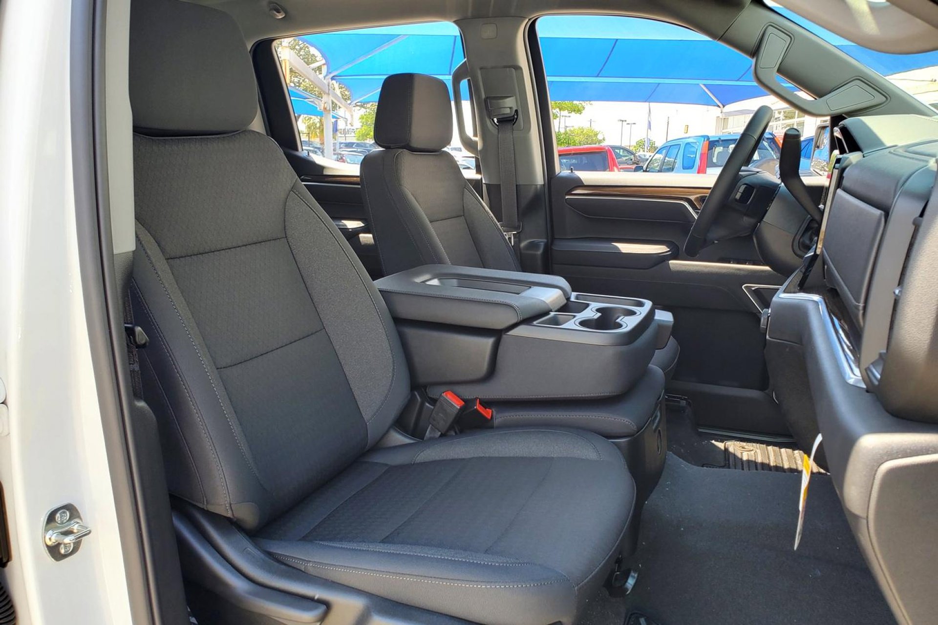 2025 Chevrolet Silverado 1500 RST photo 14