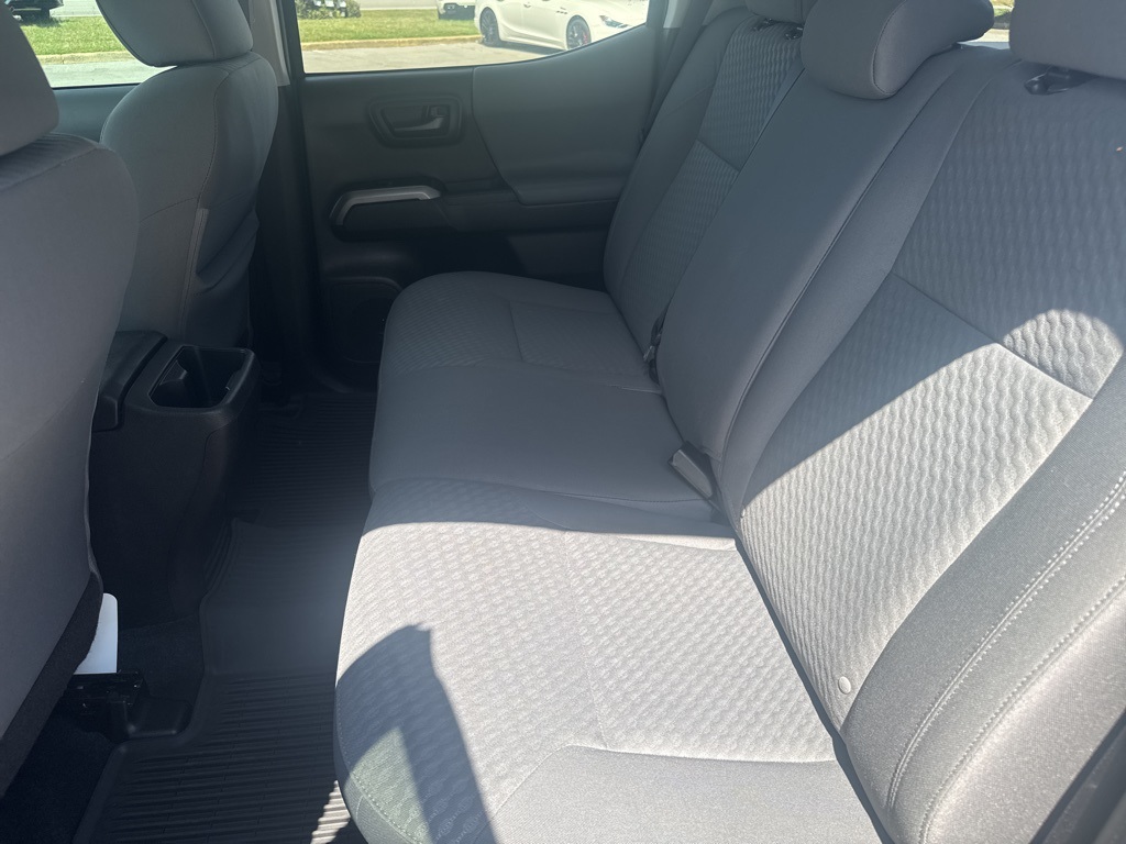 2022 Toyota Tacoma SR5 photo 22
