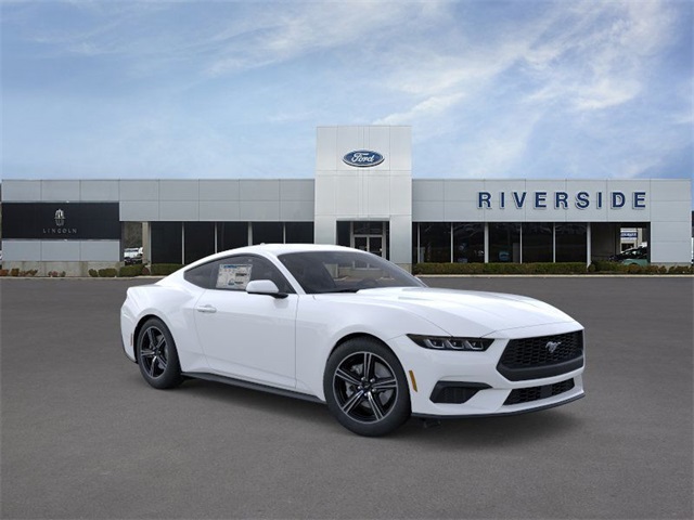 2025 Ford Mustang EcoBoost photo 7