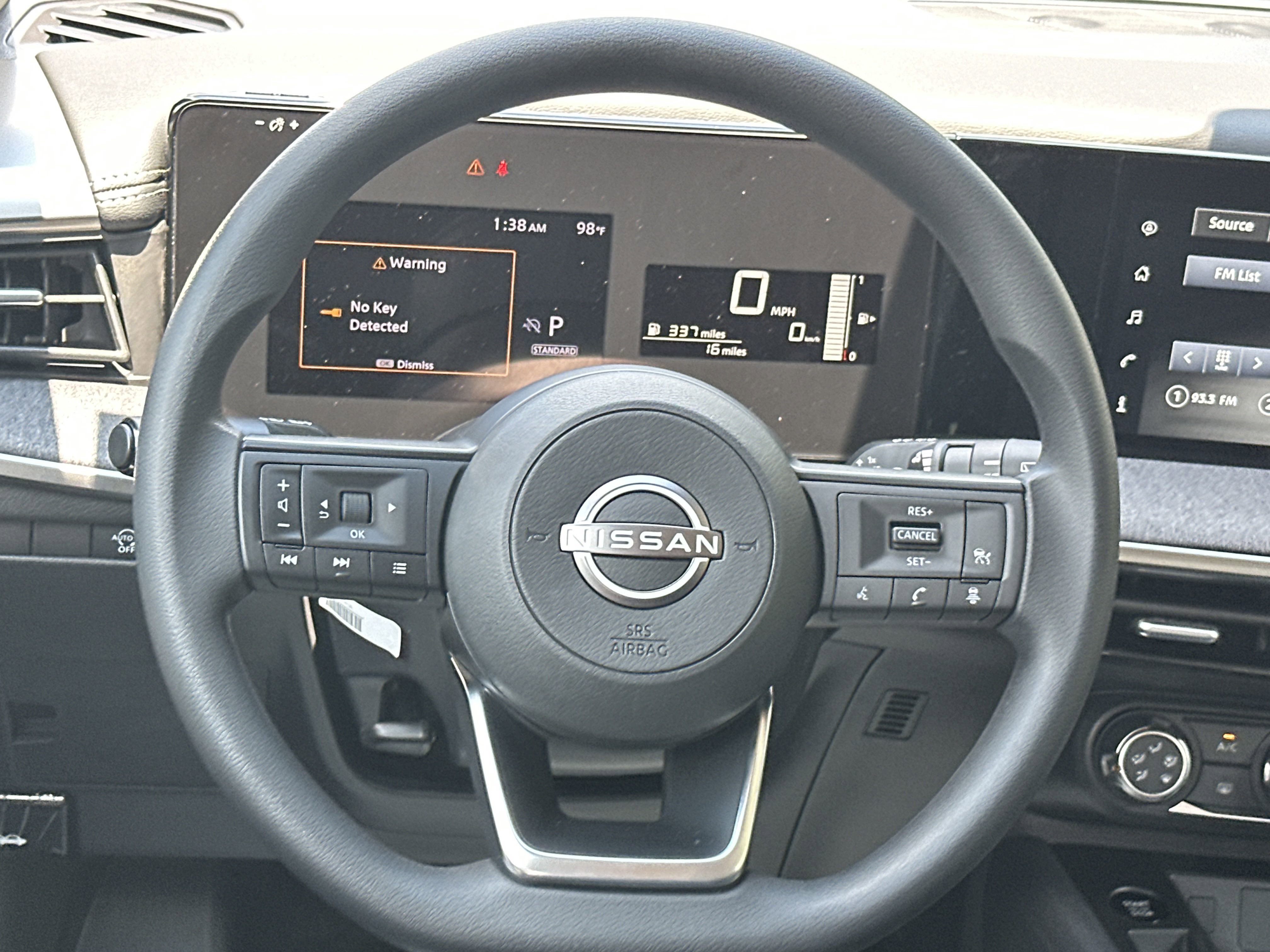 2025 Nissan Kicks SV photo 6
