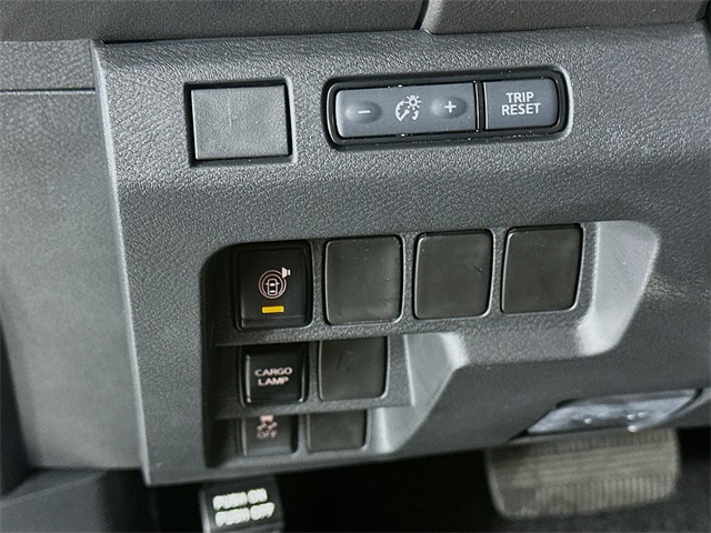 2025 Nissan Frontier SV photo 8