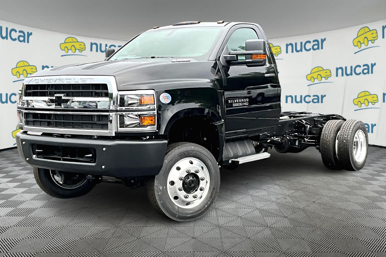 2024 Chevrolet Silverado 5500HD Work Truck photo 3