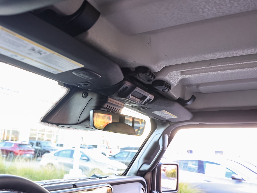 New 2026 Granite Crystal Metallic Clear-Coat Exterior Paint Jeep Rubicon image 12