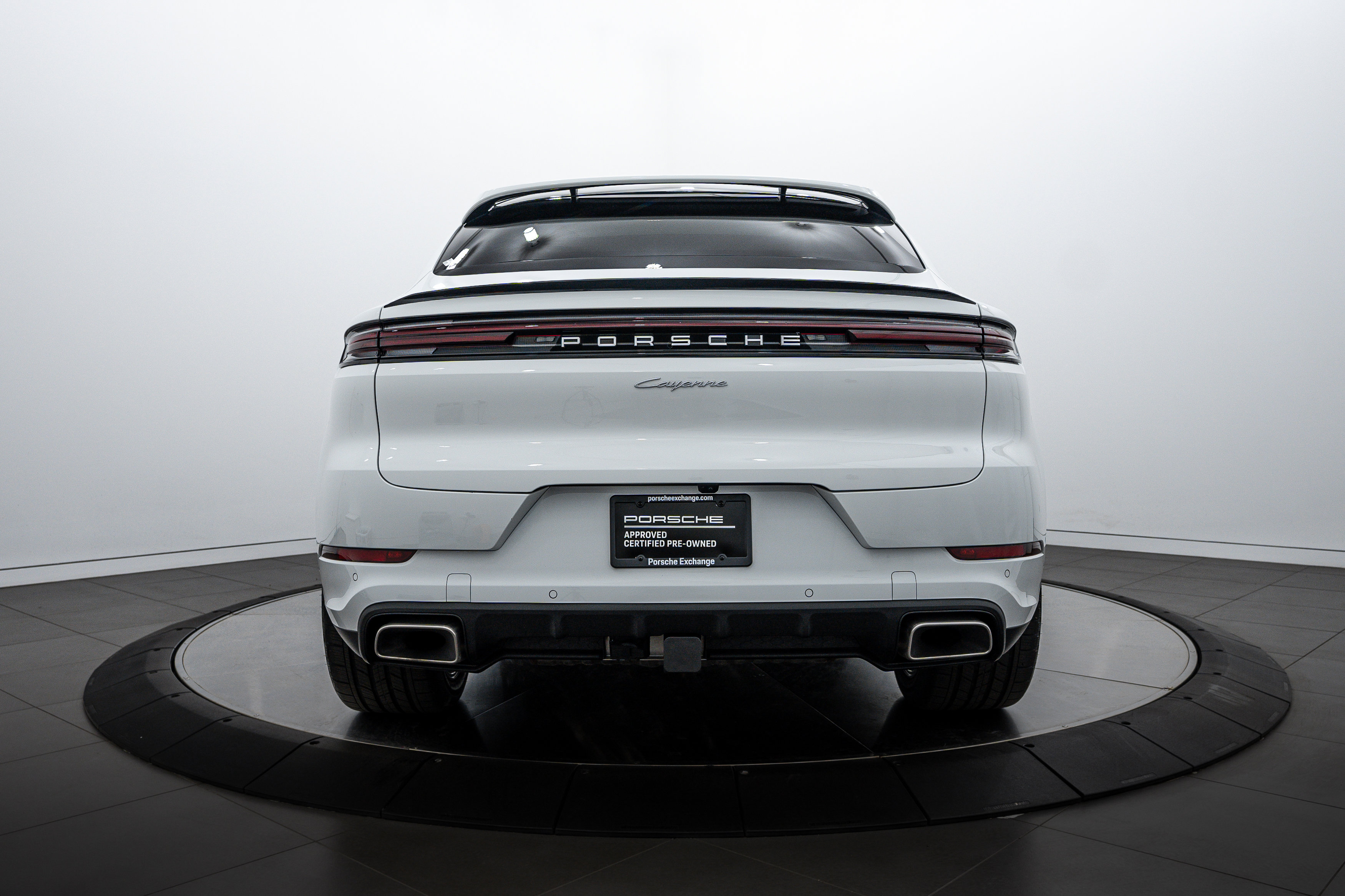 2025 Porsche Cayenne photo 5