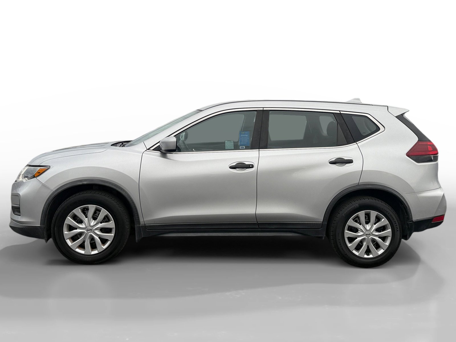 2018 Nissan Rogue S photo 2