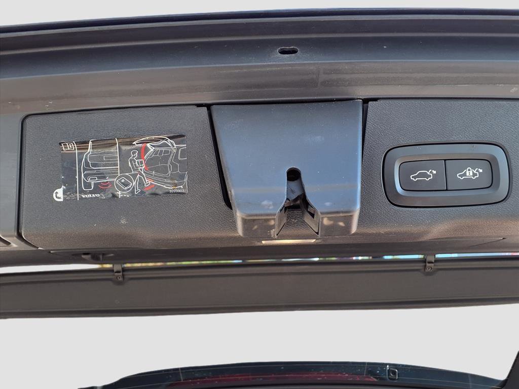 2021 Volvo XC60 Recharge T8 Inscription photo 16