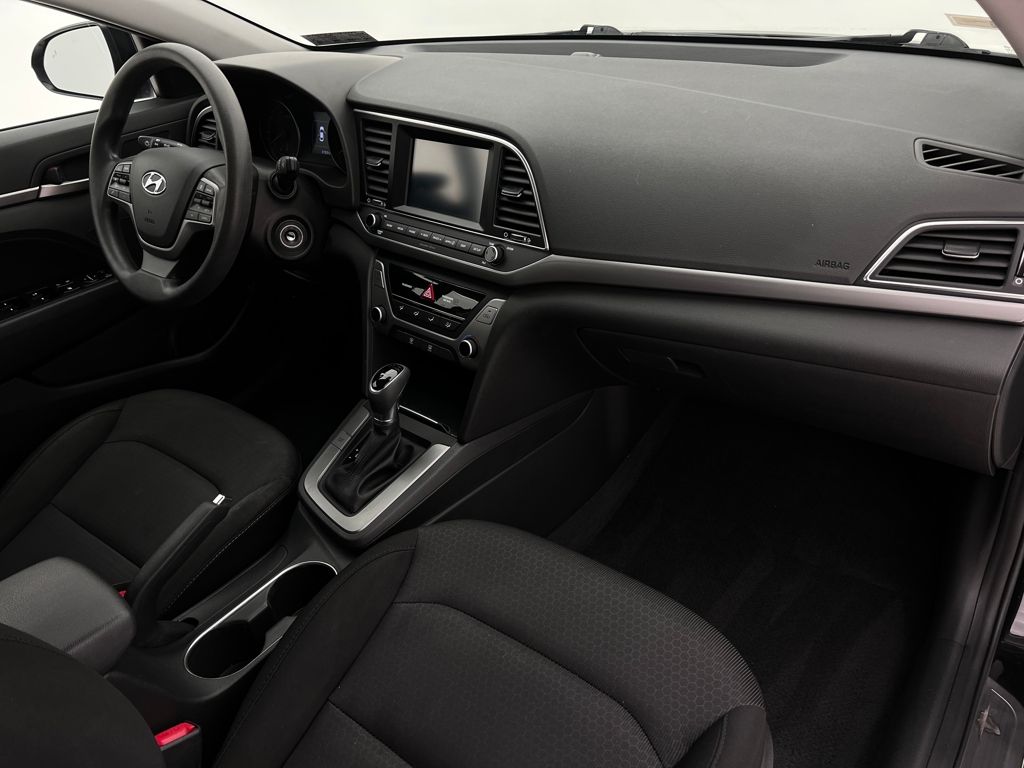 2018 Hyundai Elantra SEL photo 17