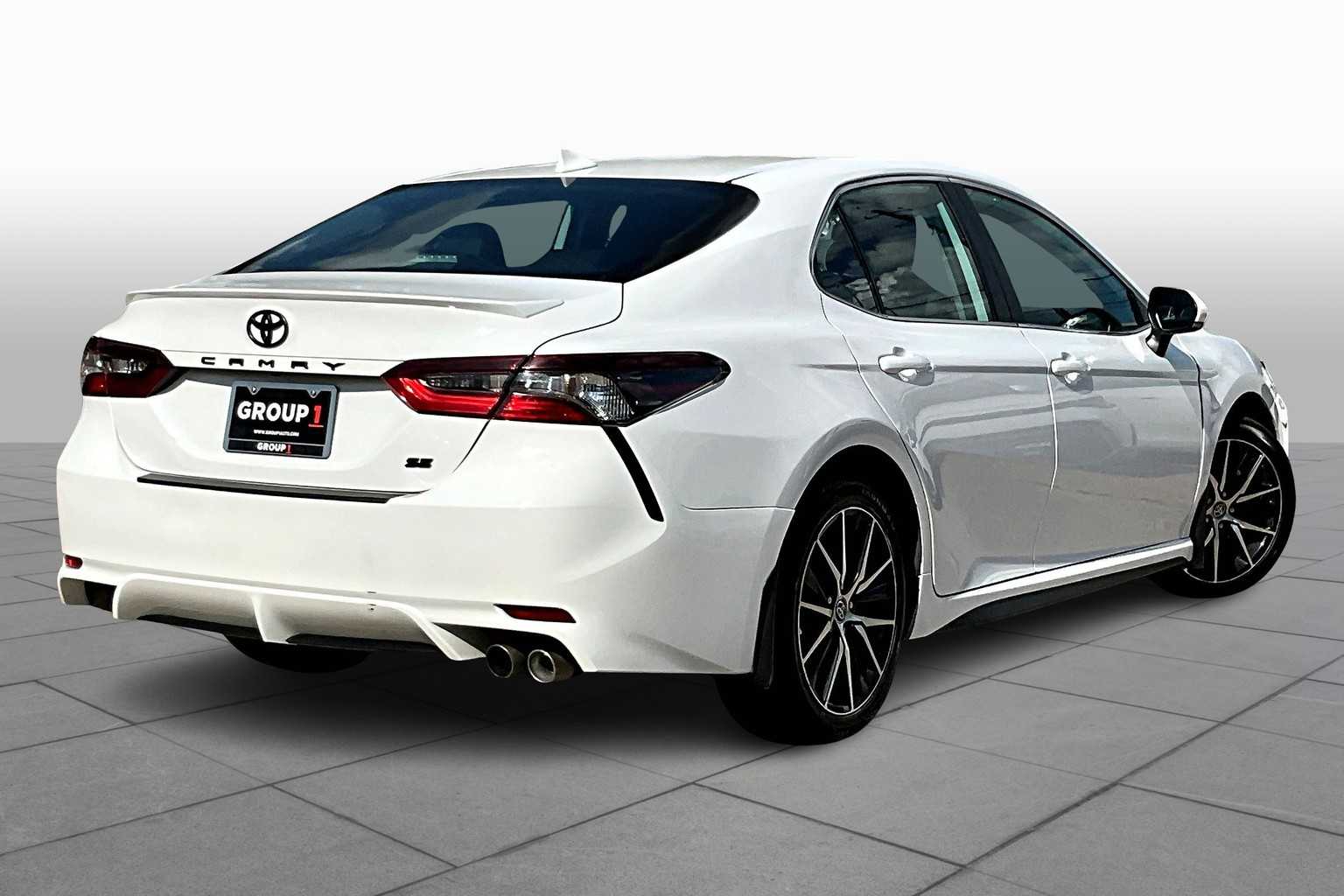 2023 Toyota Camry SE photo 12