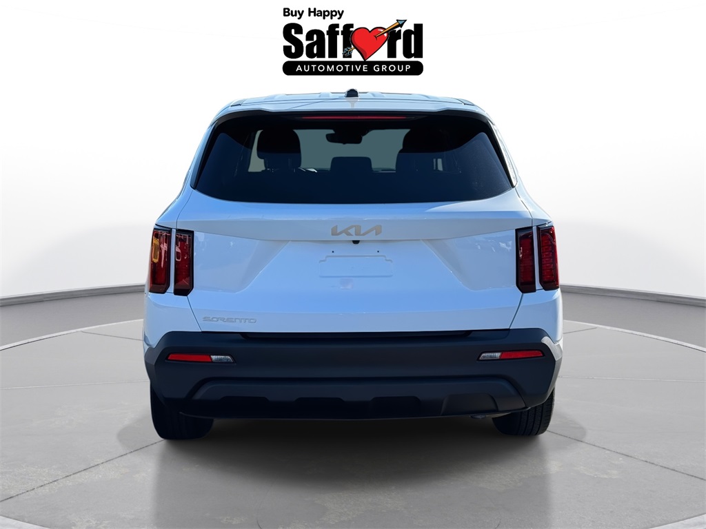 2023 Kia Sorento LX photo 3