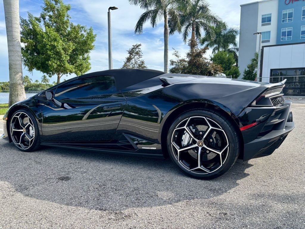 2020 Lamborghini Huracan Evo Base photo 33