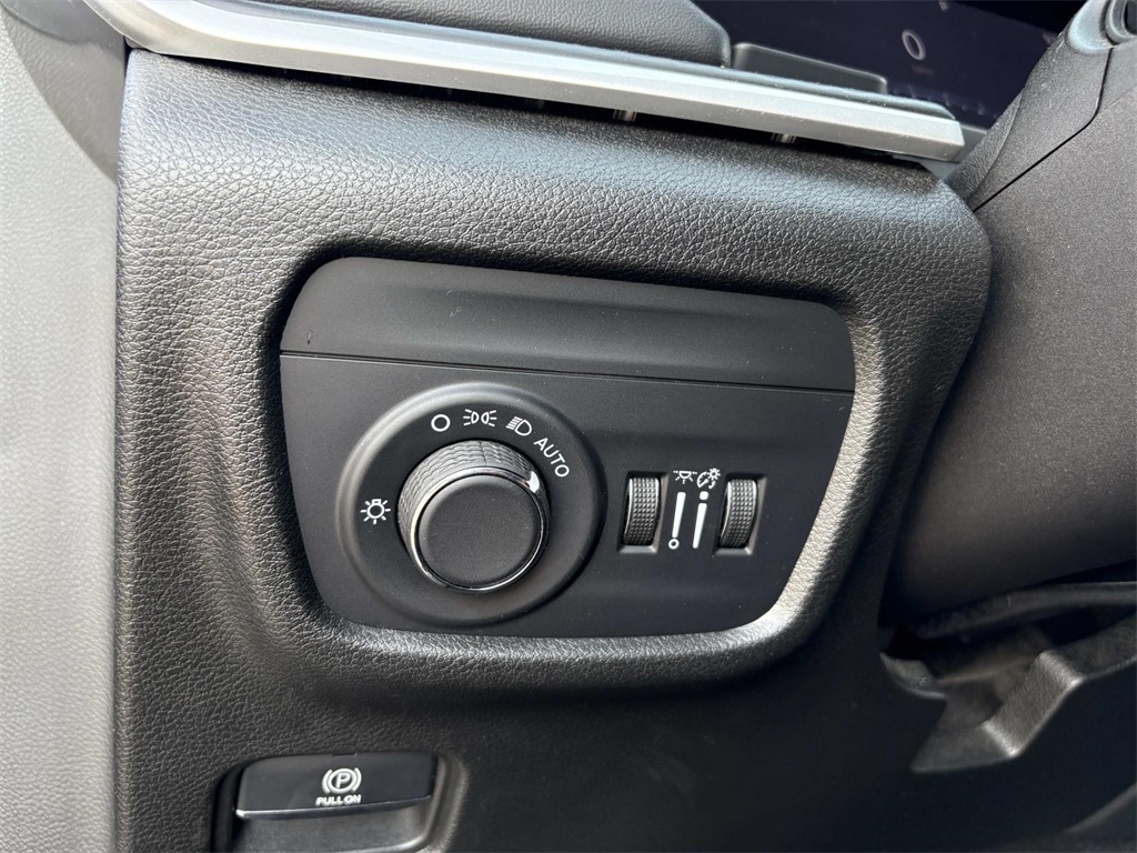 2023 Jeep Grand Cherokee Laredo photo 35
