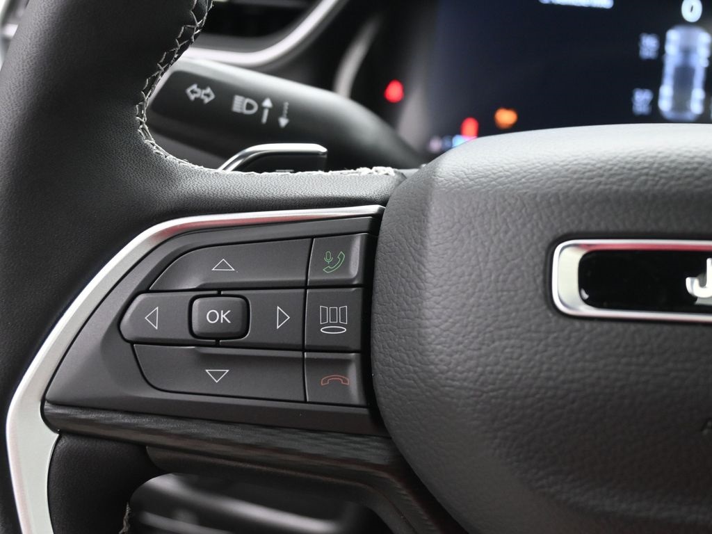 2025 Jeep Grand Cherokee Altitude X photo 2