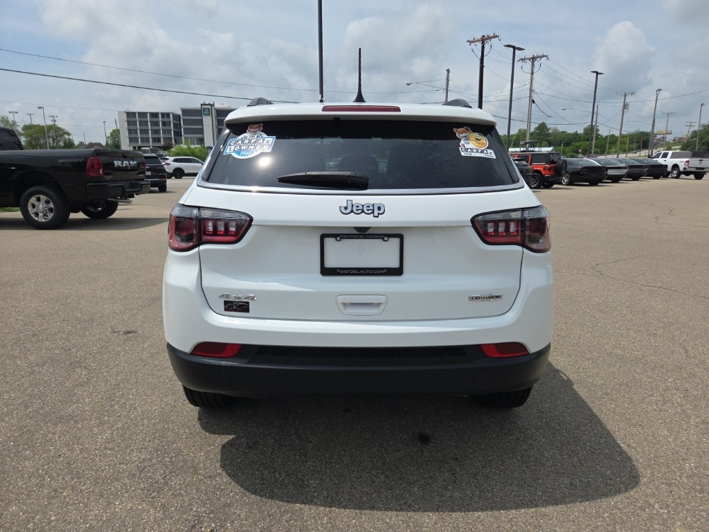 2024 Jeep Compass Latitude Lux photo 5