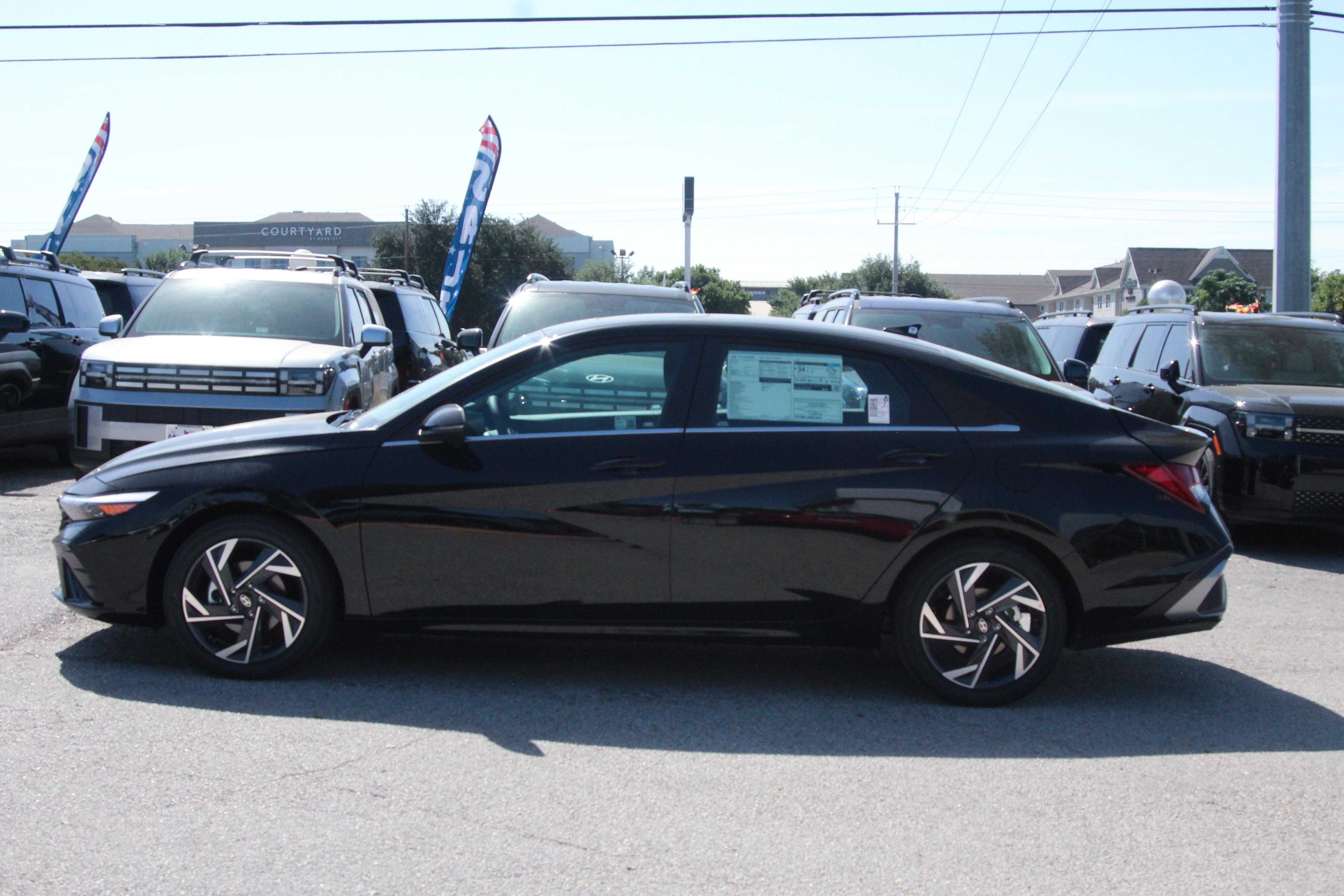 2025 Hyundai Elantra Limited photo 3
