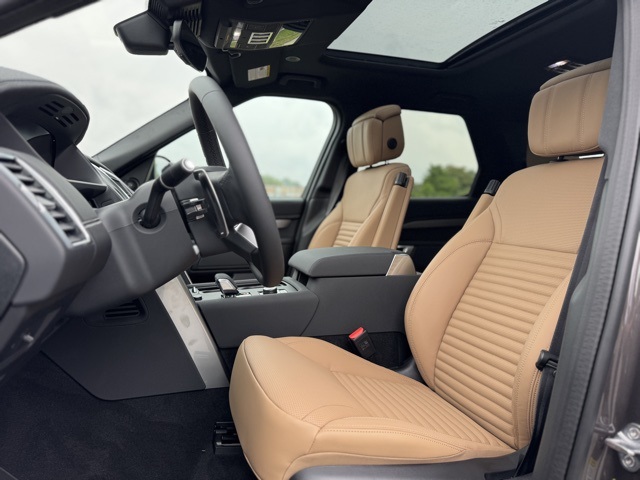 2025 Land Rover Discovery SE photo 12