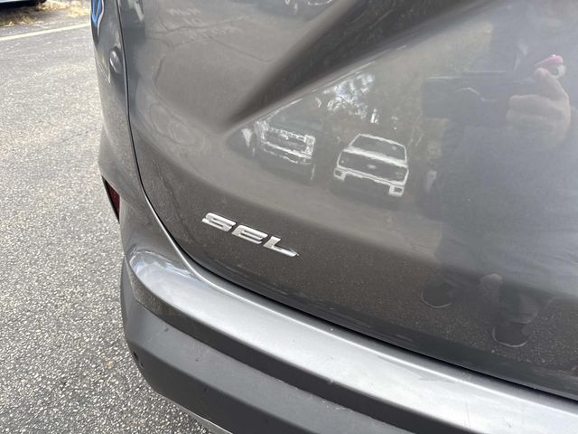 2024 Ford Edge SEL photo 3