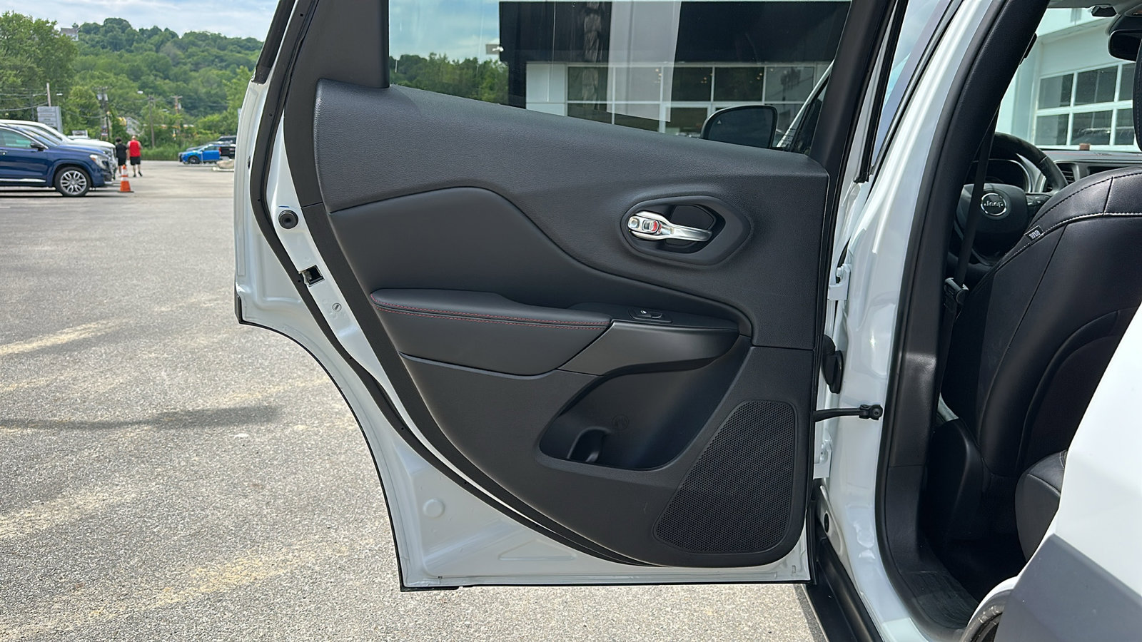 2022 Jeep Cherokee Trailhawk photo 19