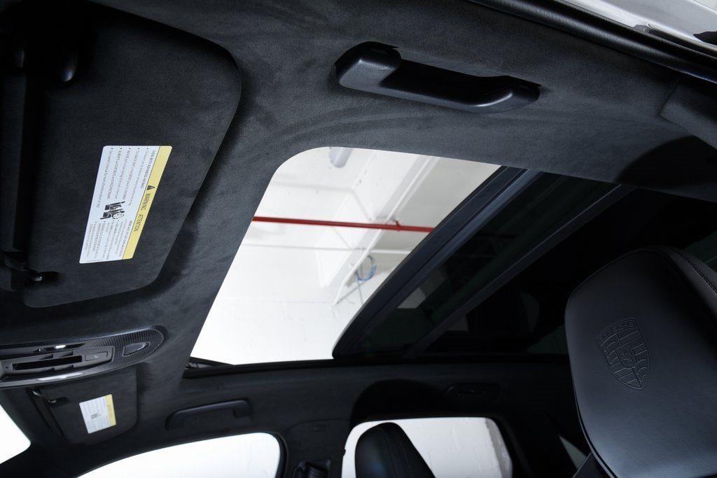 2025 Porsche Cayenne GTS photo 26