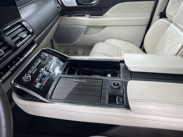 2024 Lincoln Navigator Black Label photo 15