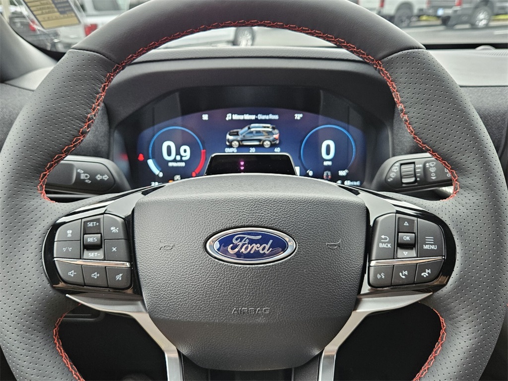 2025 Ford Explorer ST-Line photo 21