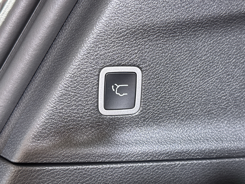 2026 Chrysler Pacifica photo 17